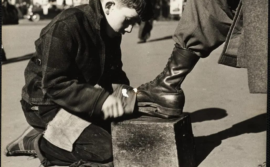 סיפורו של ג’וזף קנדי ומצחצח הנעליים